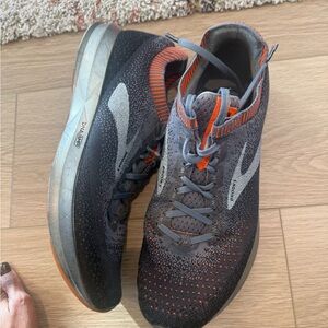 Brooks Men's Black and Gray Athletic Shoes